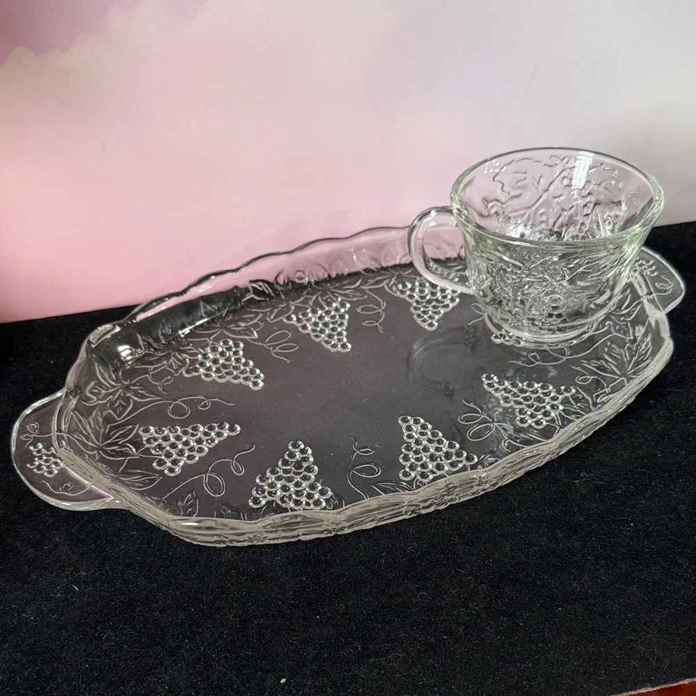 Vintage Anchor Hocking Serva-Snack Set (1 tray with matching cup)